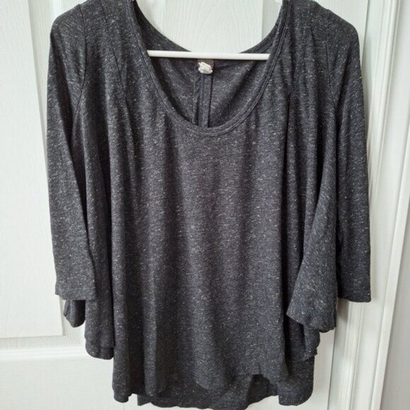 We the Free Grey Flowy Top - Picture 1 of 4